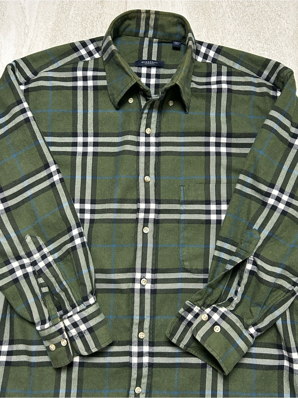 BURBERRY NOVA CHECK FLANNEL PLAID BUTTON DOWN SIZE MEDIUM - Picture 1 of 14